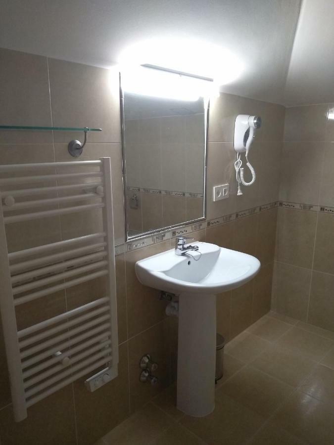 Apartamentos Prestin Onís Extérieur photo